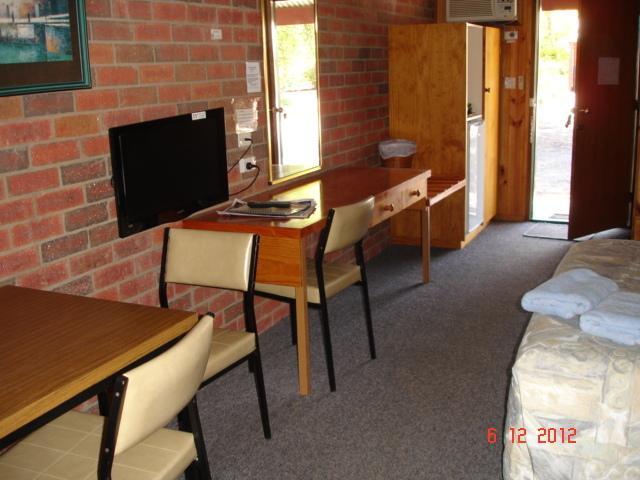 Tooleybuc Country Roads Motor Inn Exterior photo