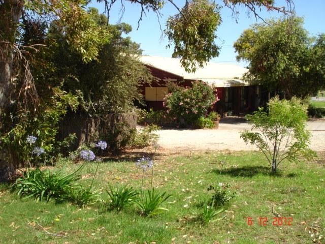 Tooleybuc Country Roads Motor Inn Exterior photo