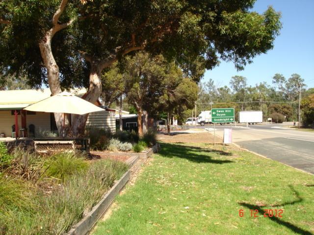 Tooleybuc Country Roads Motor Inn Exterior photo