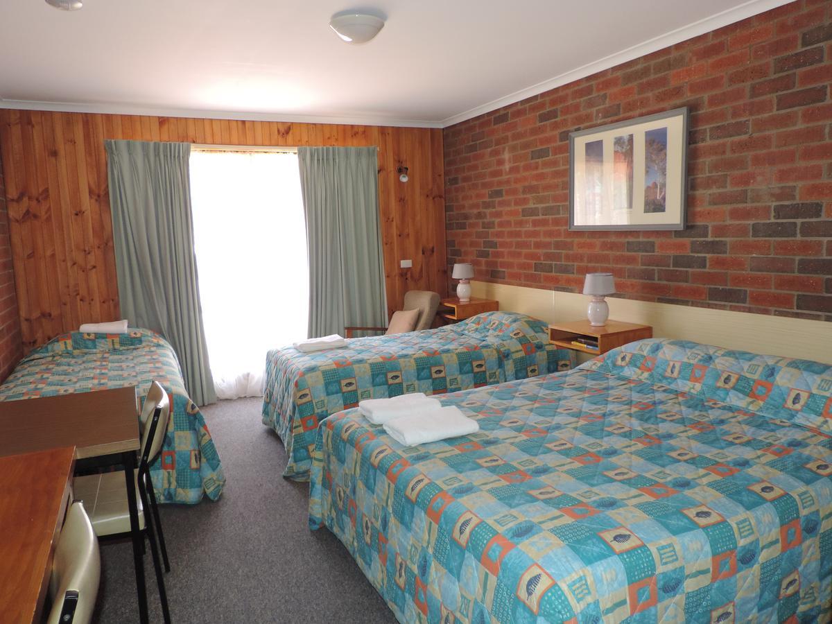 Tooleybuc Country Roads Motor Inn Exterior photo