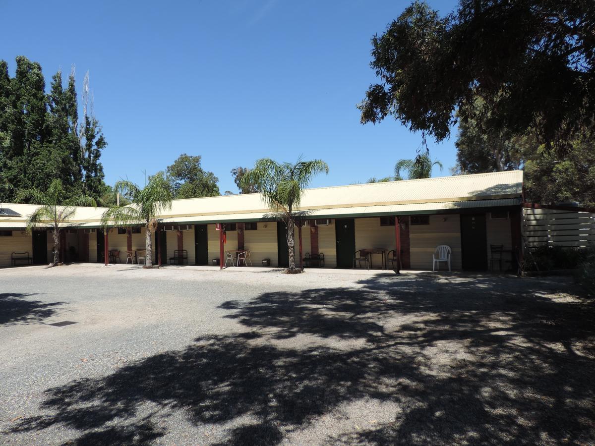 Tooleybuc Country Roads Motor Inn Exterior photo