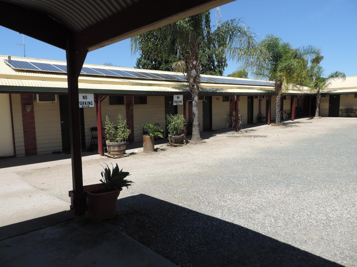Tooleybuc Country Roads Motor Inn Exterior photo
