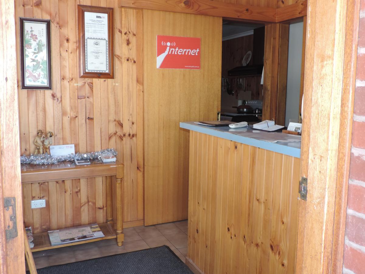 Tooleybuc Country Roads Motor Inn Exterior photo