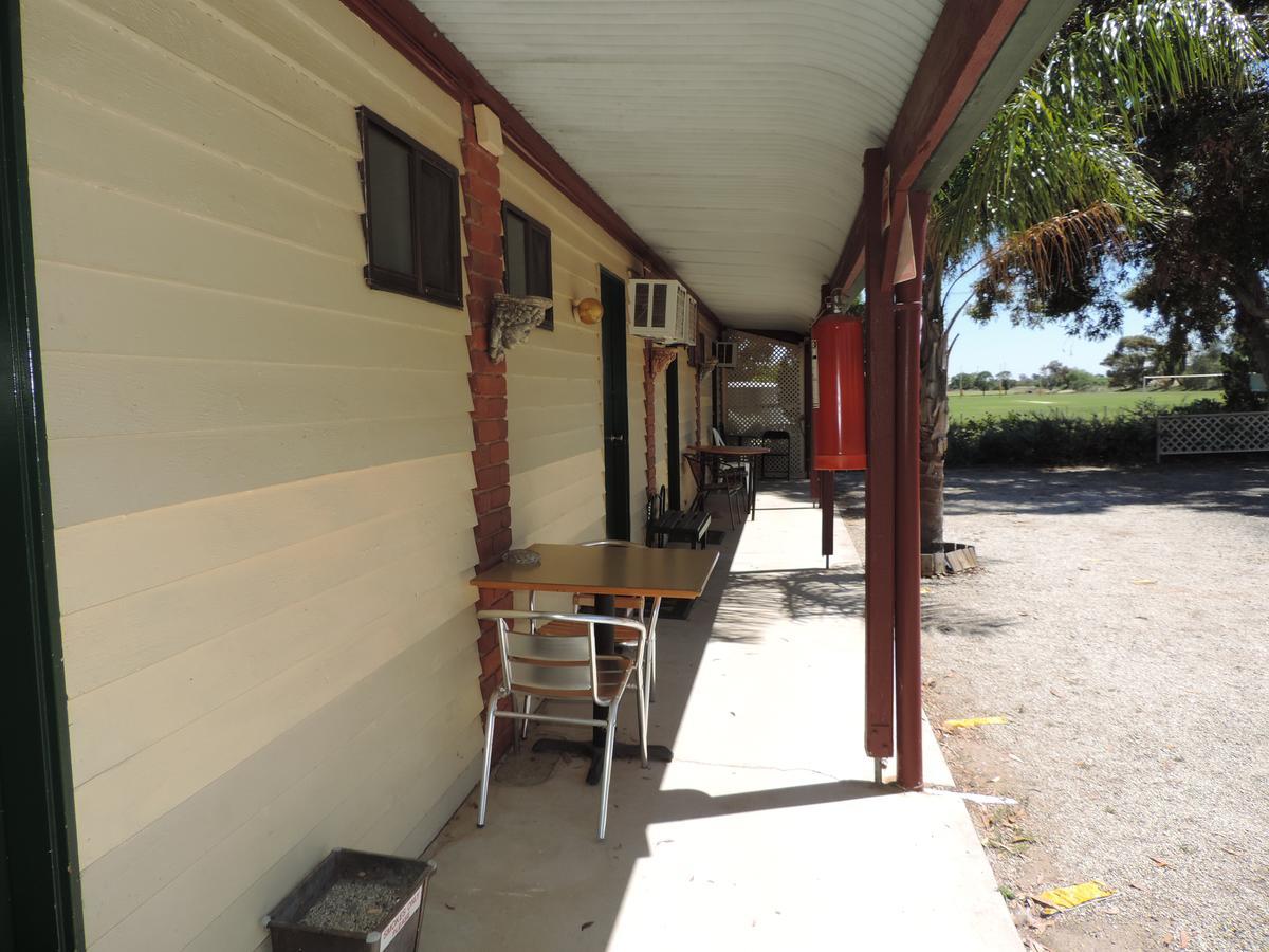 Tooleybuc Country Roads Motor Inn Exterior photo